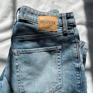 Hollister Cross Button High Rise Straight Jeans